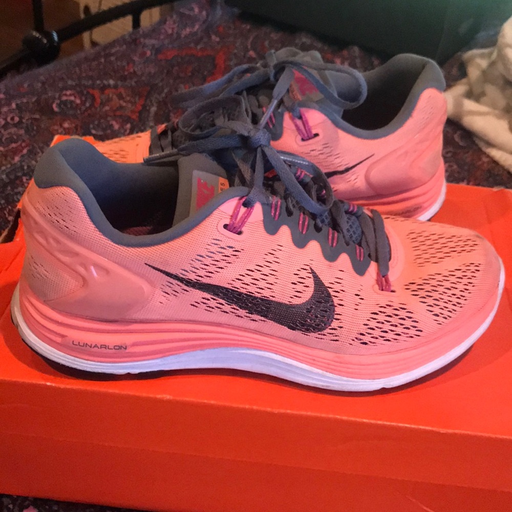 **good condition** Nike Tennis Shoes